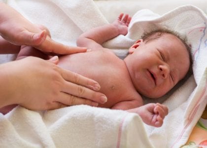 Lęk separacyjny u niemowlaka – jak pomóc dziecku?