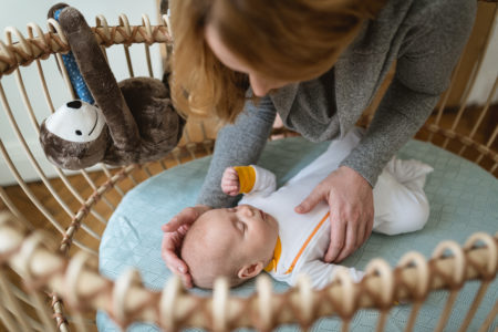 Ćwiczenia z niemowlakiem, które wpłyną na jego prawidłowy rozwój i zbliżą Was do siebie